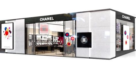 phat leung chanel ho chi minh|Chanel Vietnam opens first cosmetics boutique.